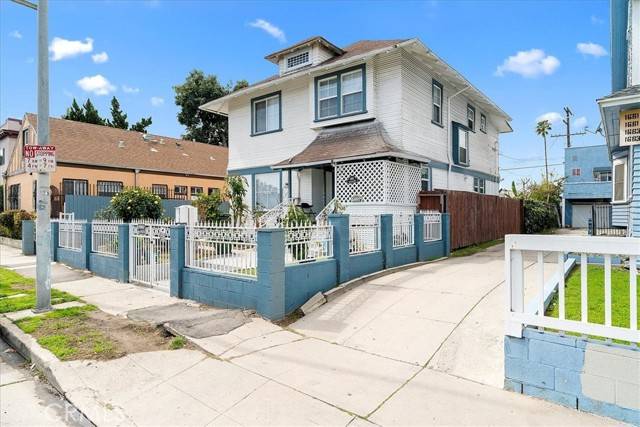 1665 Arlington Avenue, Los Angeles, CA 90019