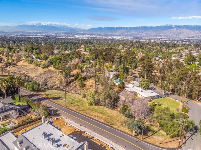 Redlands, CA 92373,724 W Sunset