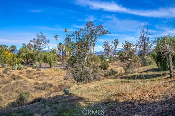 Redlands, CA 92373,724 W Sunset