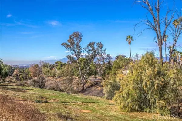 Redlands, CA 92373,724 W Sunset