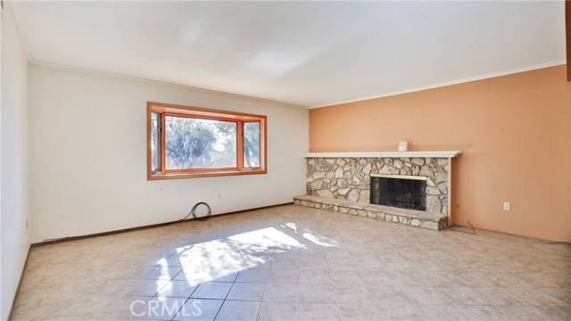 27591 Stratford Street, Highland, CA 92346