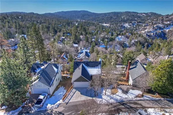 Lake Arrowhead, CA 92352,1121 Grass Valley(Alley) Road