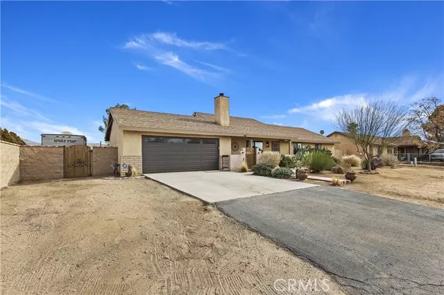 13093 Topock Road, Apple Valley, CA 92308