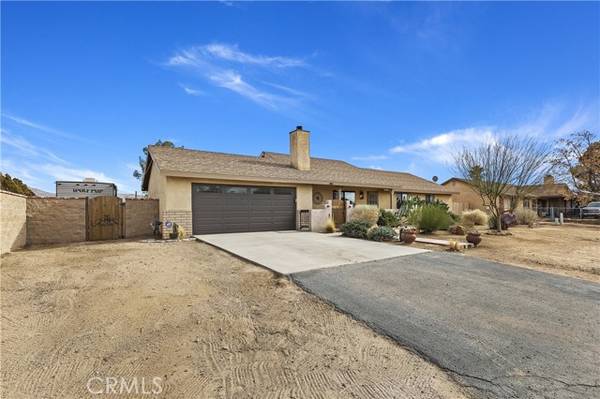 13093 Topock Road, Apple Valley, CA 92308