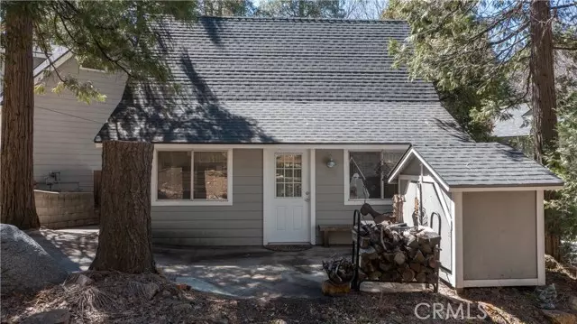 Crestline, CA 92325,25154 Moon Drive