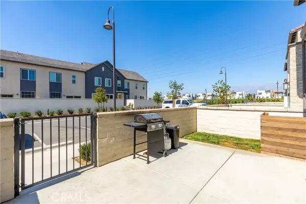 Ontario, CA 91761,3561 E Moonlight Street #5