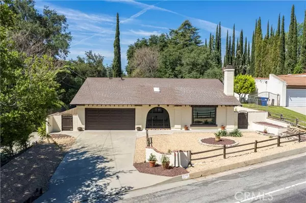 Altadena, CA 91001,2921 Lake Avenue