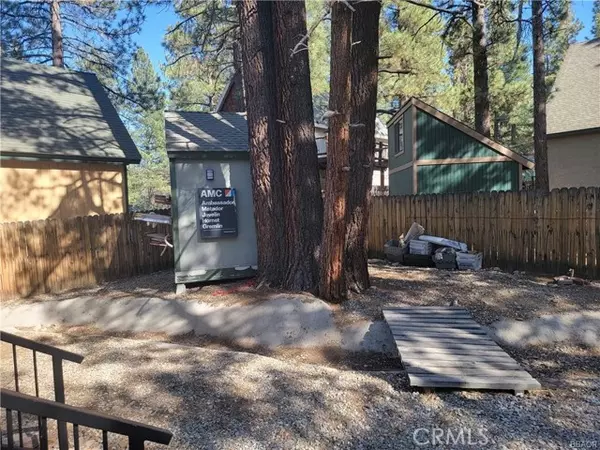 Big Bear City, CA 92314,2040 Shady Lane