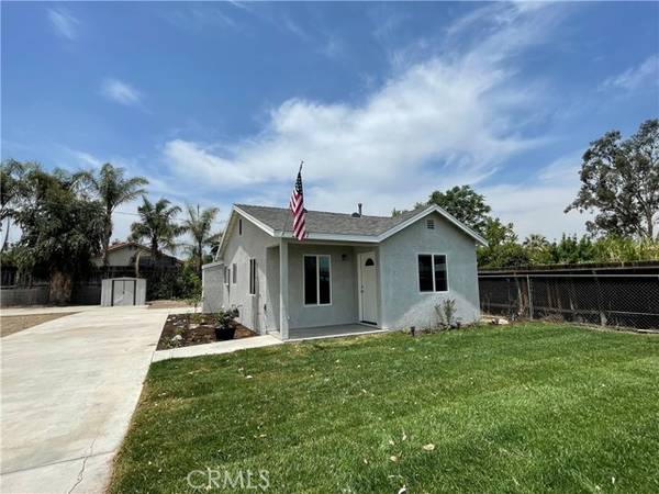 2007 N 8th Street, Colton, CA 92324