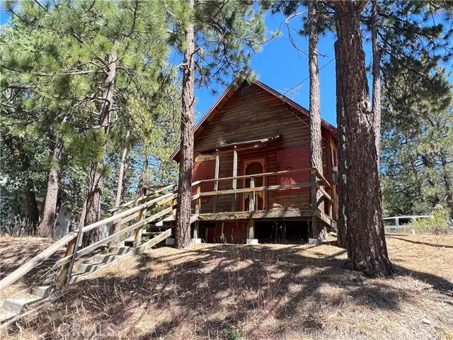 33139 Arrowbear Drive, Arrowbear, CA 92382