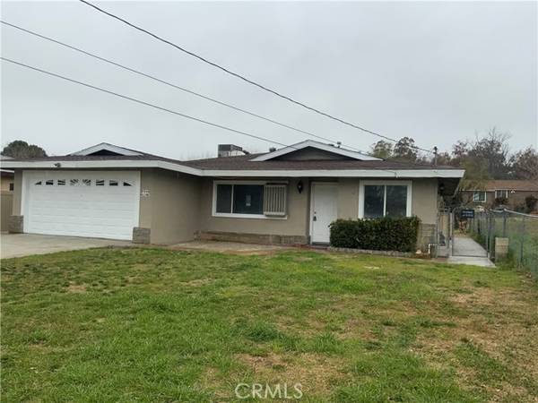 Banning, CA 92220,729 Grove Avenue