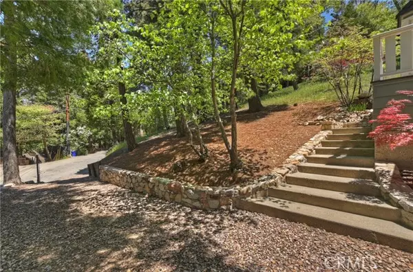 201 Fremont Road, Lake Arrowhead, CA 92352