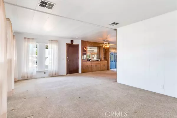 Redlands, CA 92374,1251 E Lugonia #106