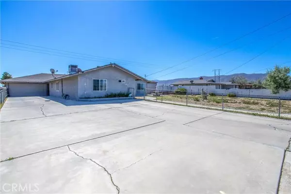 11271 Mohawk Road, Apple Valley, CA 92308