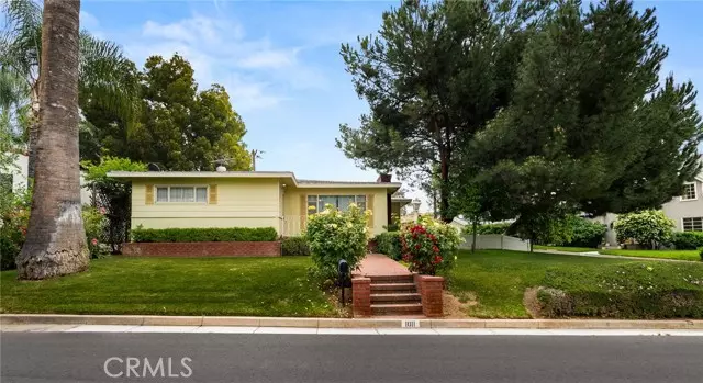 1011 La Hermosa Drive, Redlands, CA 92373