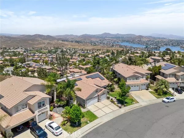 19 Corte Montena, Lake Elsinore, CA 92532