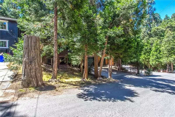 24882 Felsen Drive, Crestline, CA 92325