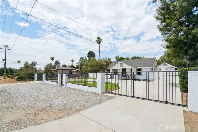 2207 Mentone Boulevard, Mentone, CA 92359