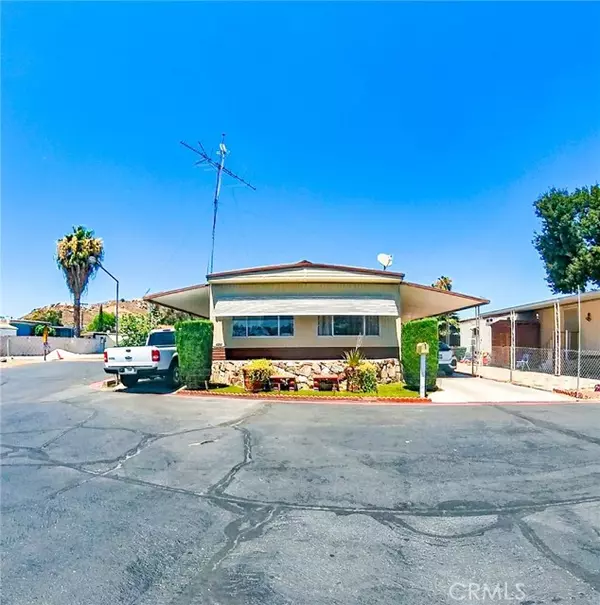 3319 Avalon St. #101, Riverside, CA 92509