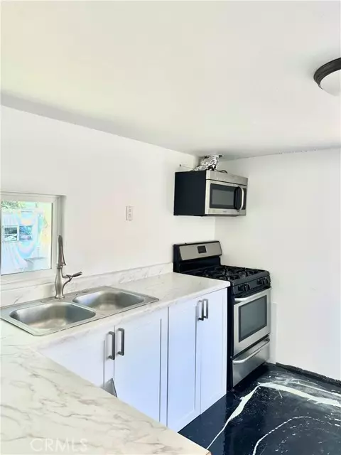 905 La Cadena #12, Riverside, CA 92501