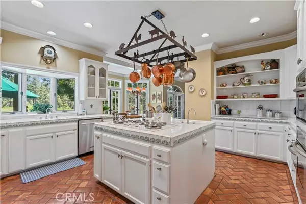 Lake Arrowhead, CA 92352,699 Brentwood Drive