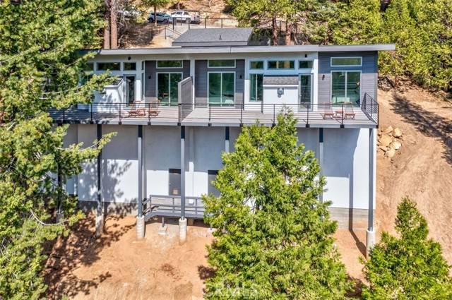 7255 Yosemite Park Way, Yosemite, CA 95389