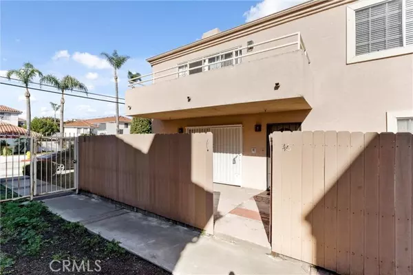 Hawthorne, CA 90250,13946 Lemoli Avenue #8