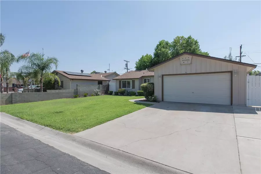 2474 Woodworth Avenue, Clovis, CA 93612