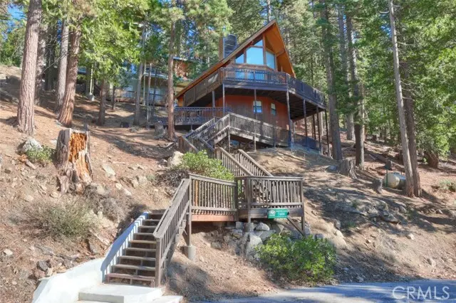 7466 Yosemite Park Way, Yosemite, CA 95389