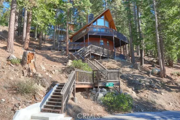 7466 Yosemite Park Way, Yosemite, CA 95389