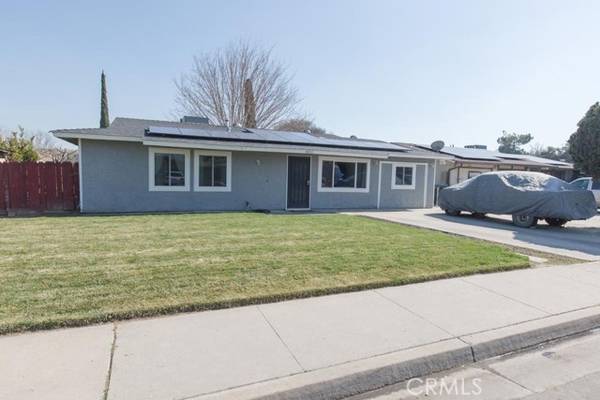 800 S 11th Street, Kerman, CA 93630