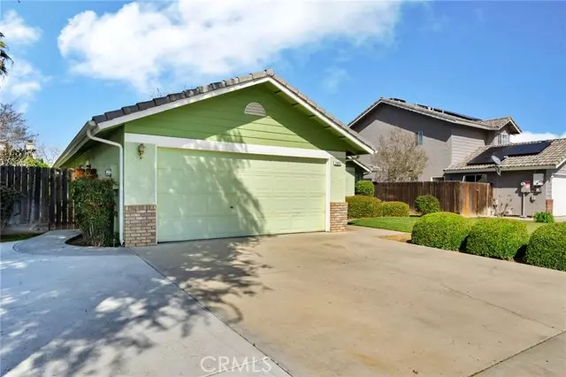 2083 Paul Avenue, Clovis, CA 93611