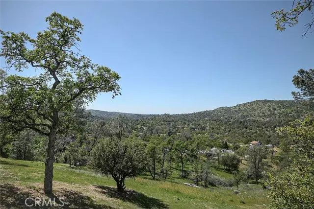 28974 Crystal Springs Court, Coarsegold, CA 93614