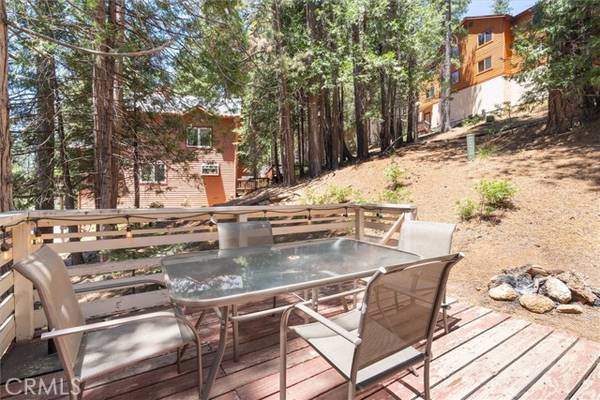 7240 Yosemite Park Way, Yosemite, CA 95389