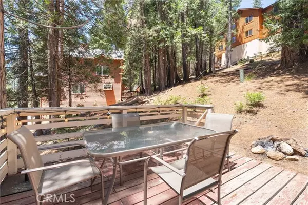 7240 Yosemite Park Way, Yosemite, CA 95389