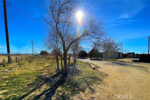 38170 Serra Road, Hinkley, CA 92347