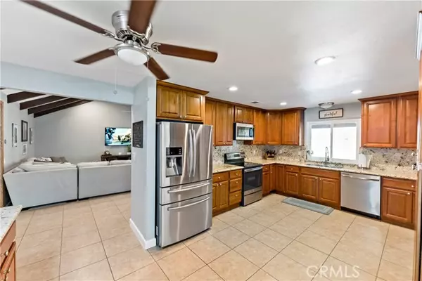 Clovis, CA 93619,5874 Amber Avenue