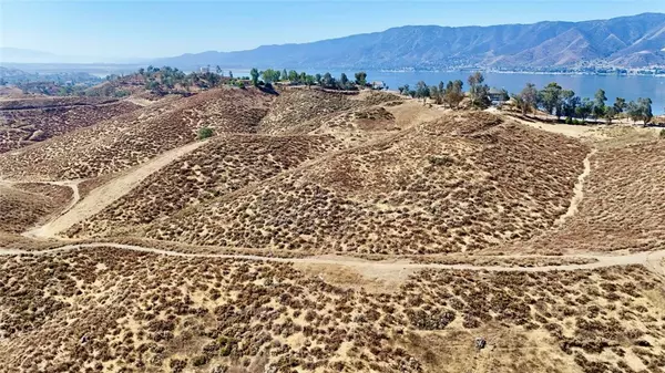 Lake Elsinore, CA 92530,16 Londos