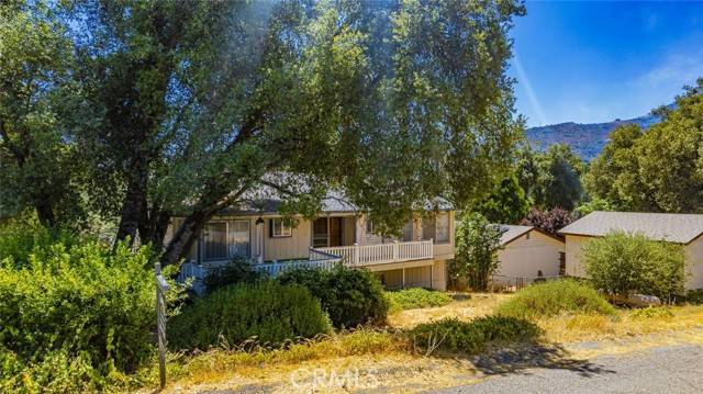 49538 Pierce Drive, Oakhurst, CA 93644