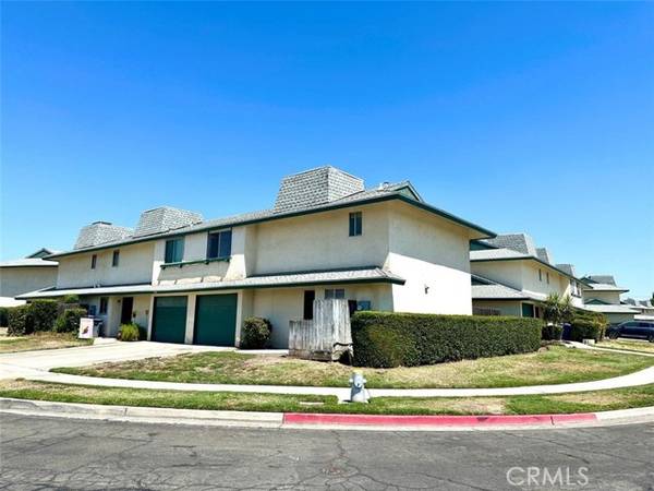 4854 N Winery Circle, Fresno, CA 93726