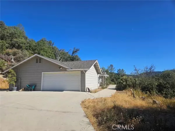 39263 Thornberry Mountain View Court, Oakhurst, CA 93644