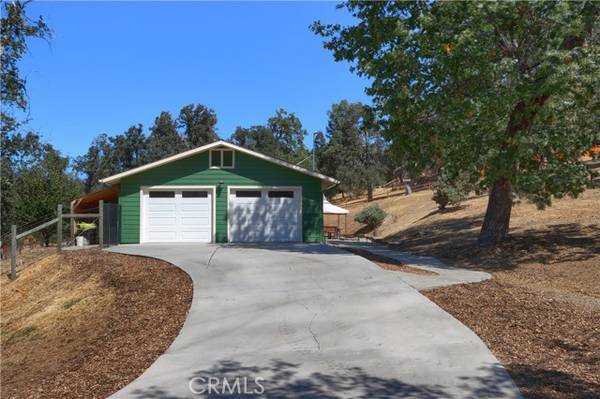 42842 W Oak Lane, Oakhurst, CA 93644