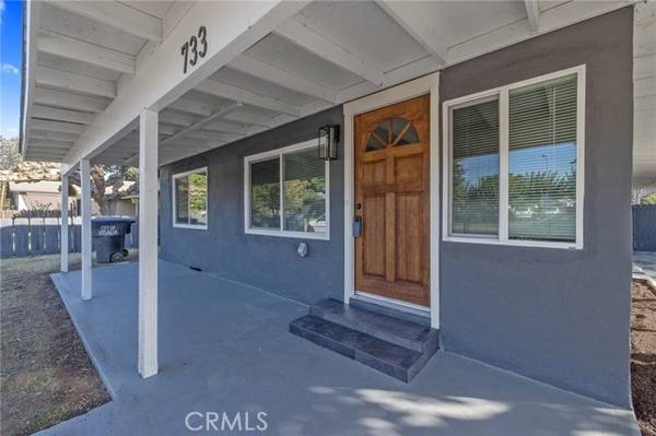 733 W Prospect Avenue,  Visalia,  CA 93291