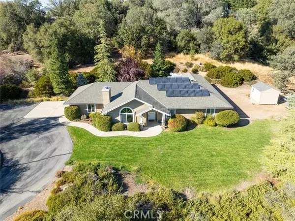 41801 Loch Lomond Lane, Oakhurst, CA 93644