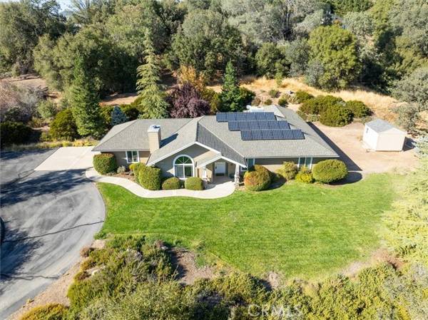 41801 Loch Lomond Lane, Oakhurst, CA 93644