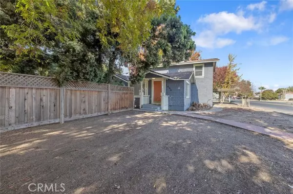 1096 E Sycamore Avenue, Tulare, CA 93274