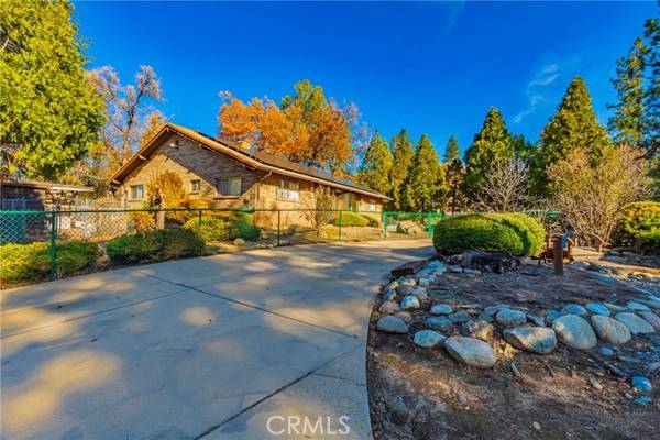 48895 Rock Point Road, Oakhurst, CA 93644