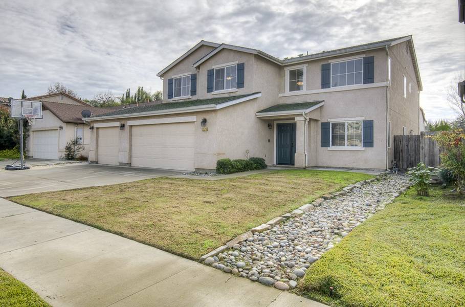 2929 W Prescott Avenue, Visalia, CA 93291