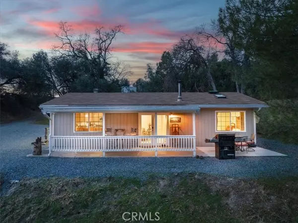 42109 River Falls Road, Oakhurst, CA 93644