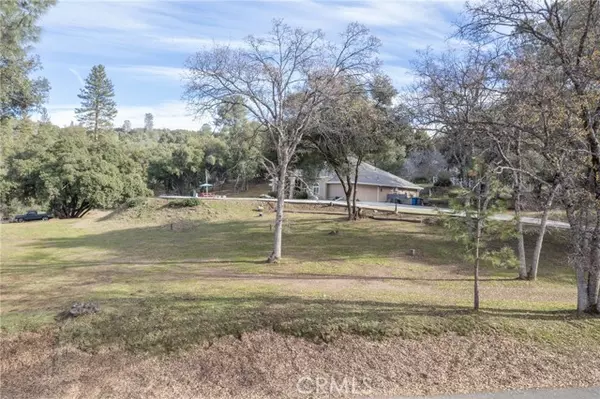 39447 John West, Oakhurst, CA 93644